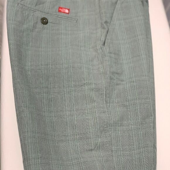 The North Face Walking/Hiking Shorts in Grayish/Green Size 10 - Picture 2 of 6